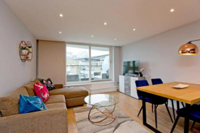 Stylish 2bed Riverside apartment with a Balcony